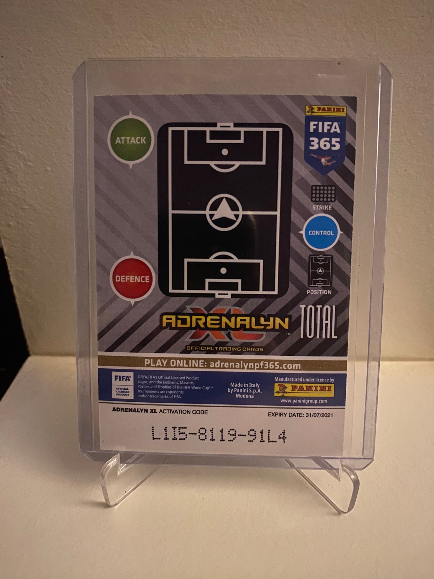 Fodbold kort Panini Adrenalyn XL FIFA 365 2021 - Juventus Emblem Holofoil - Pokedexet