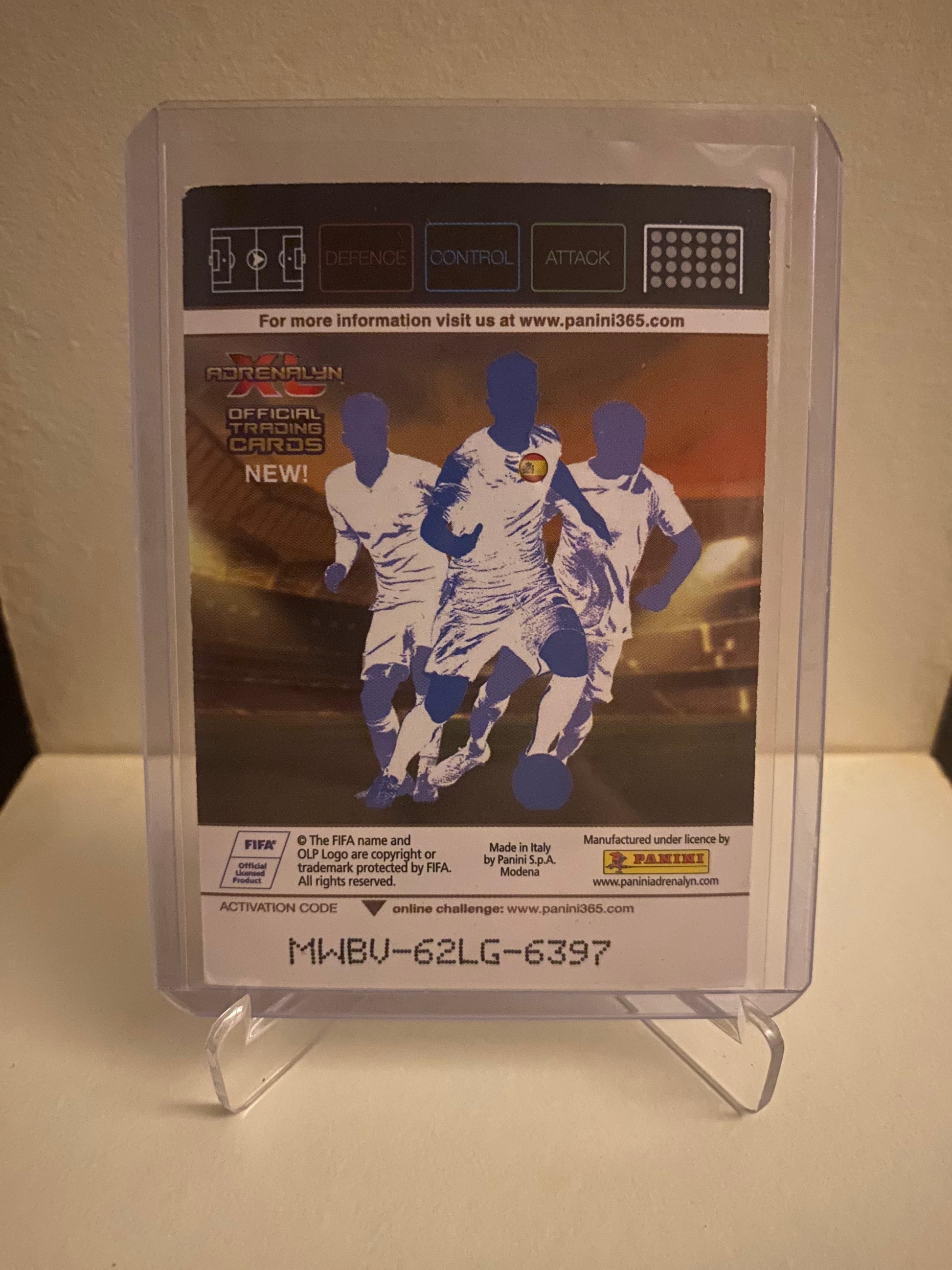 Fodbold kort Panini Adrenalyn XL FIFA 365 - Real Madrid Emblem Holofoil - Pokedexet