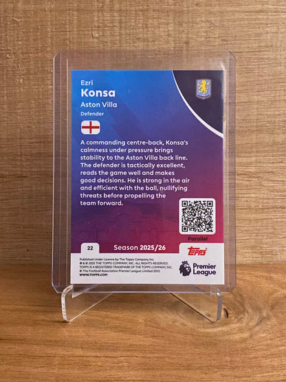 Fodbold kort Topps Premier League 2025/2026 - Aston Villa Green Parallel Ezri Konsa