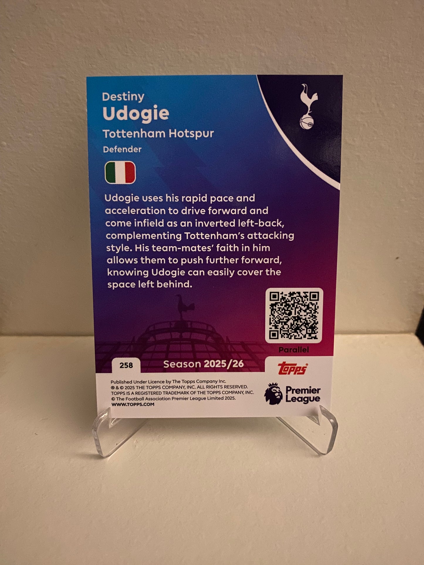 Fodbold kort Topps Premier League 2025/2026 - Green Parallel Destiny Udogie - Pokedexet