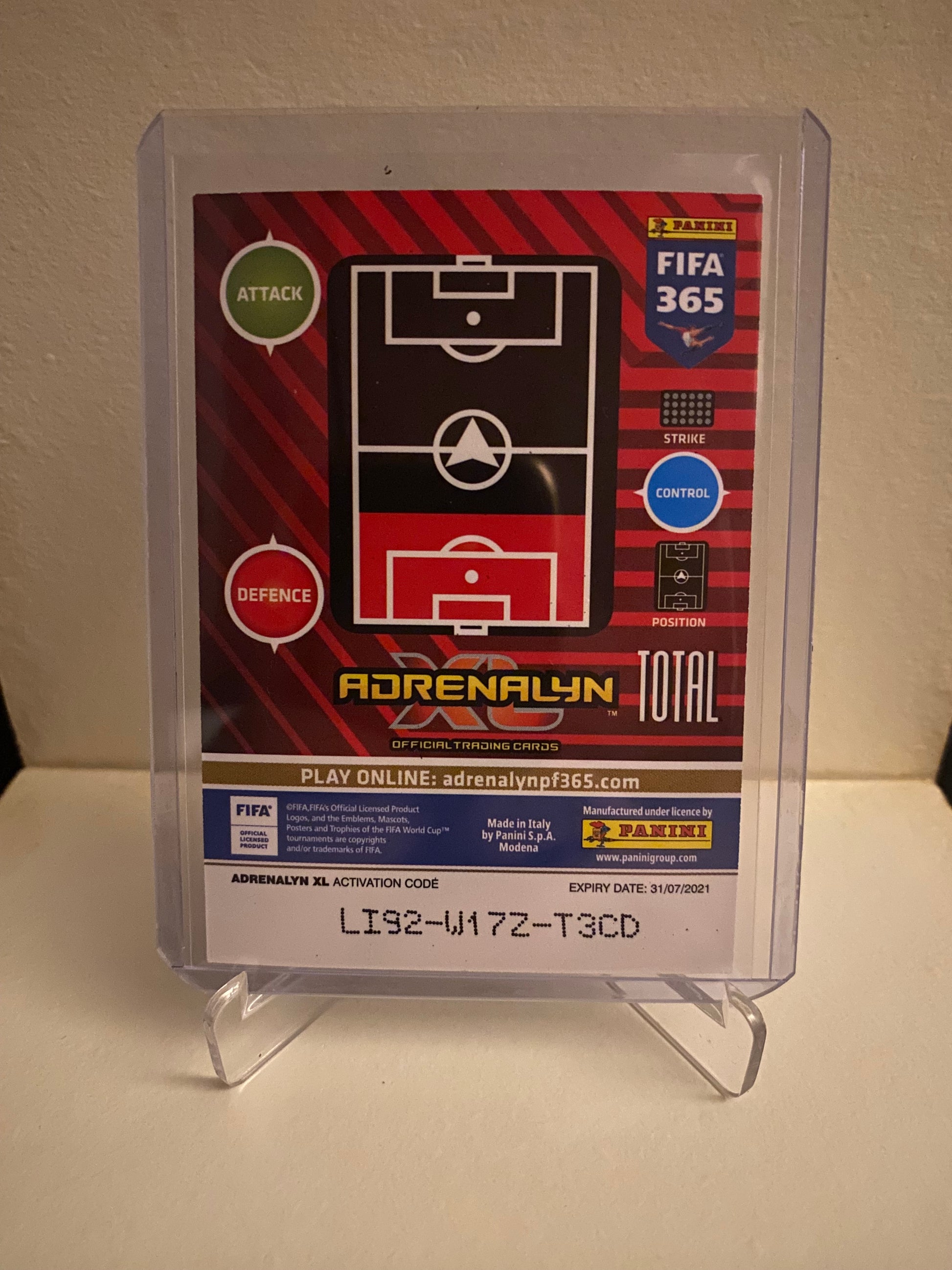 Fodbold kort Panini Adrenalyn XL FIFA 365 2021 - Real Madrid Raphael Varane Holofoil - Pokedexet