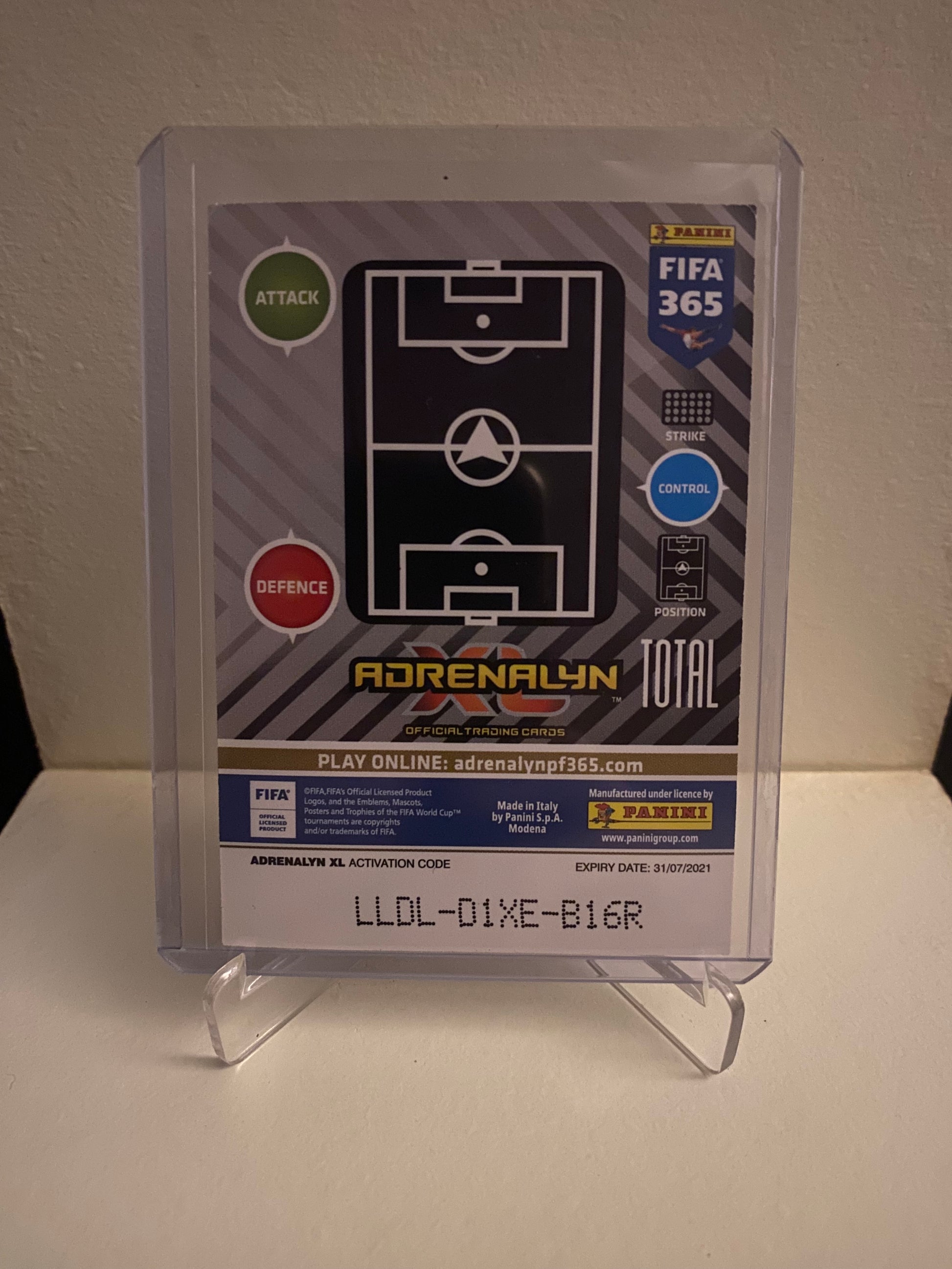 Fodbold kort Panini Adrenalyn XL FIFA 365 2021 - Manchester United Emblem Holofoil - Pokedexet