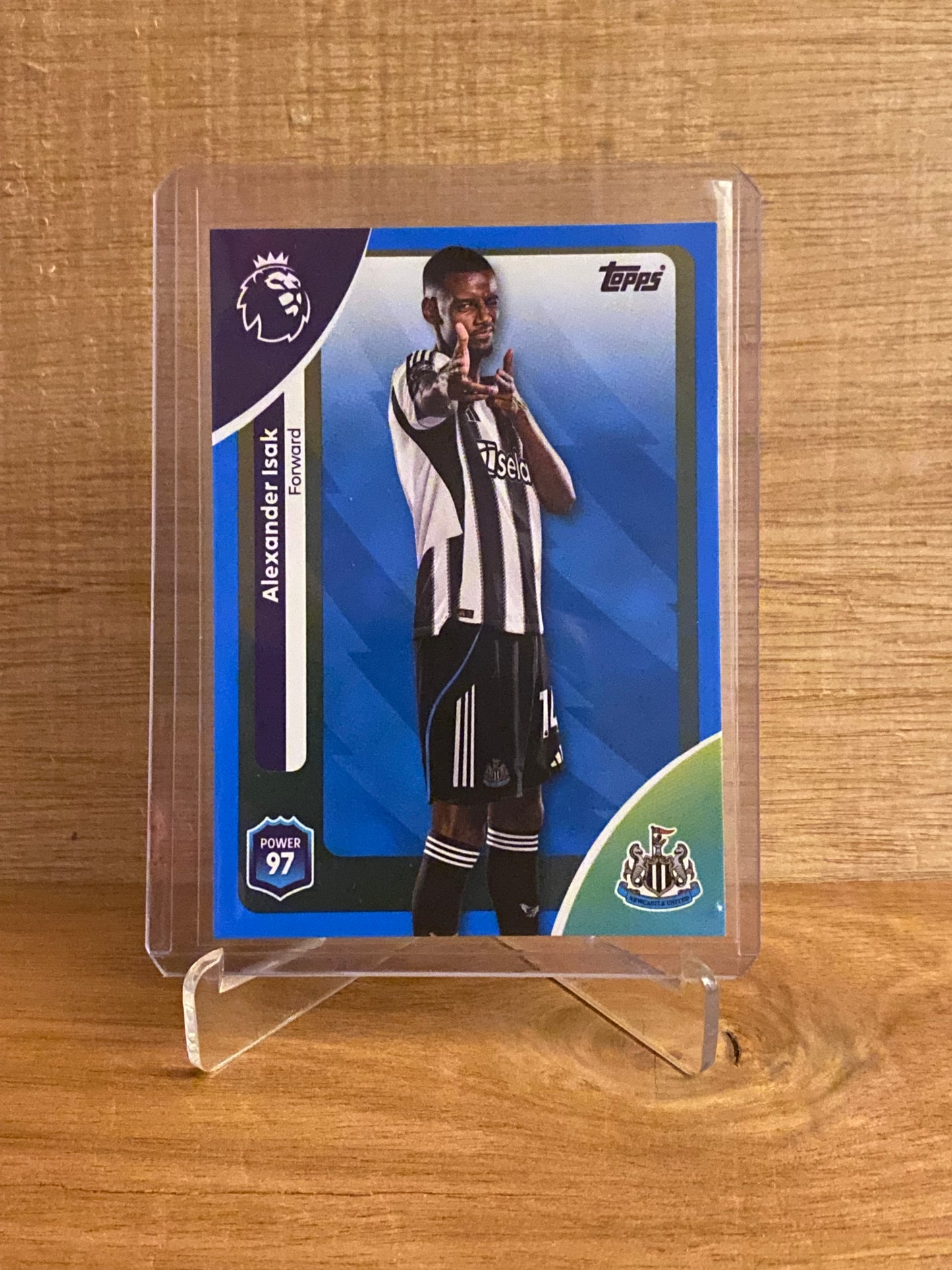 Fodbold kort Topps Premier League 2025/2026 - Newcastle Blue Parallel Alexander Isak - Pokedexet