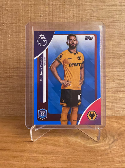 Fodbold kort Topps Premier League 2025/2026 - Wolverhampton Blue Parallel Matheus Cunha - Pokedexet