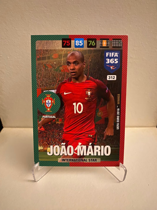 Fodbold kort Panini Adrenalyn XL FIFA 365 2017 - Portugal Joao Mario - Pokedexet