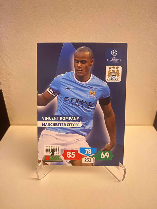 Fodbold kort Panini Adrenalyn XL UEFA Champions League 2013/2014 - Manchester City Vincent Kompany - Pokedexet