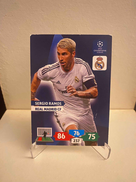 Fodbold kort Panini Adrenalyn XL UEFA Champions League 2013/2014 - Real Madrid Sergio Ramos - Pokedexet