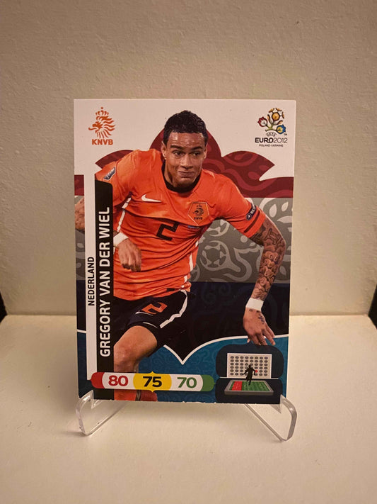 Fodbold kort Panini Adrenalyn XL UEFA EURO 2012 - Holland Gregory Van Der Wiel - Pokedexet