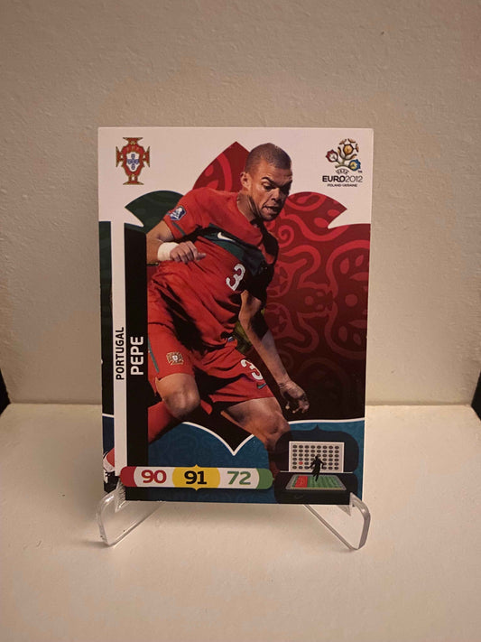 Fodbold kort Panini Adrenalyn XL UEFA EURO 2012 - Portugal Pepe - Pokedexet