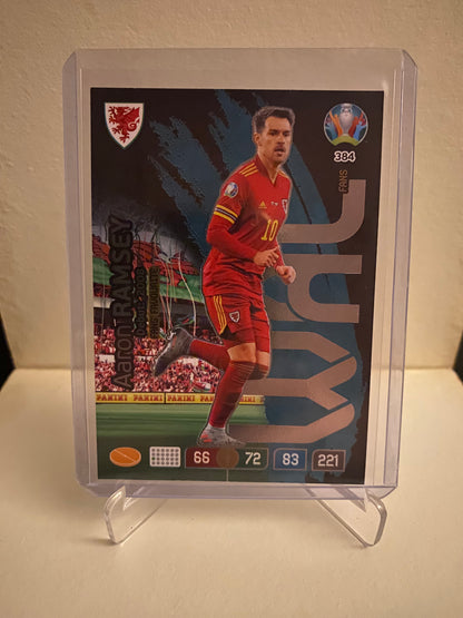 Fodbold kort Panini Adrenalyn XL UEFA EURO 2020 - Wales Aaron Ramsey Holofoil - Pokedexet