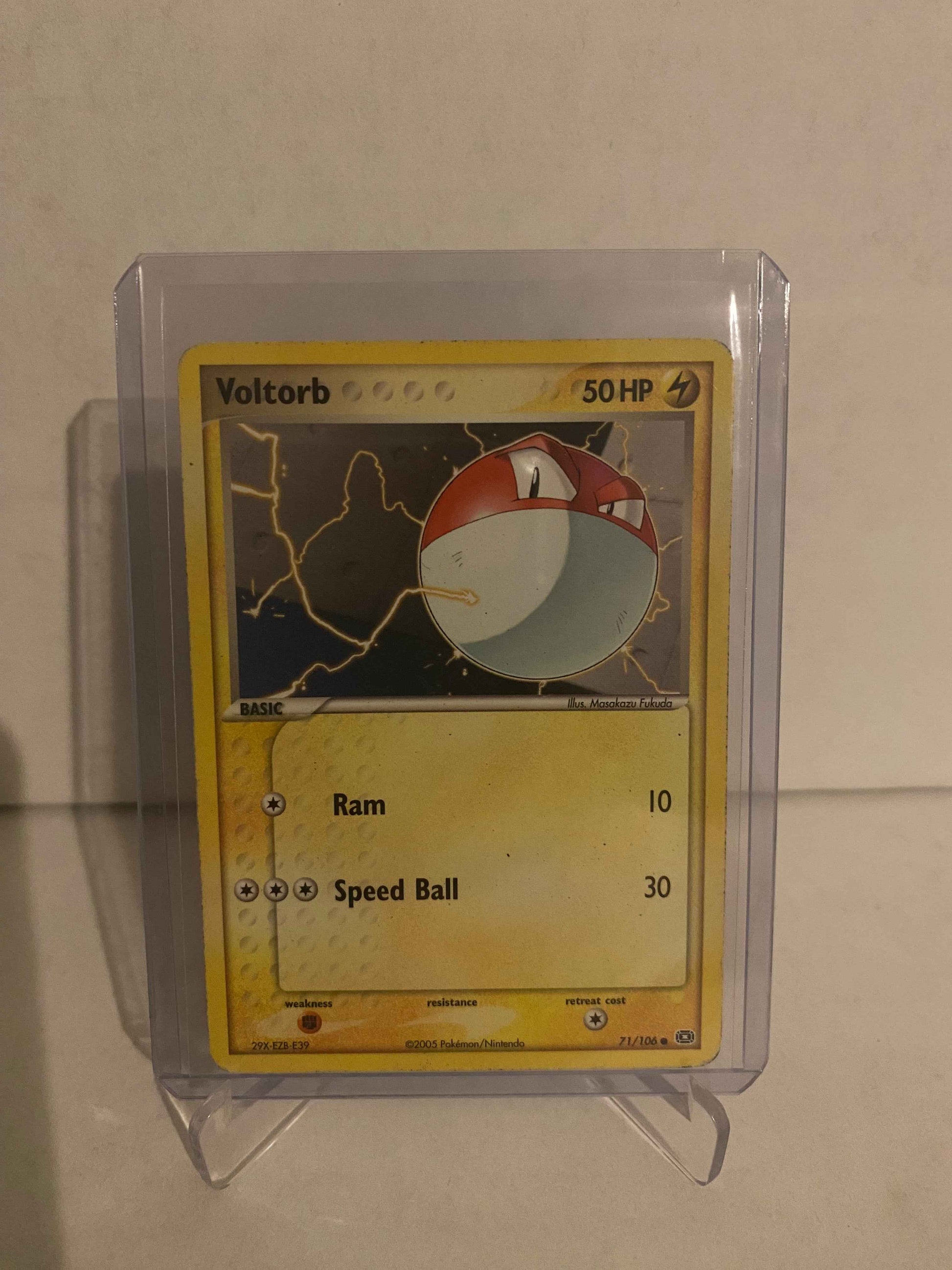 Pokemon kort EX Emerald - Voltorb (71/106) - Pokedexet