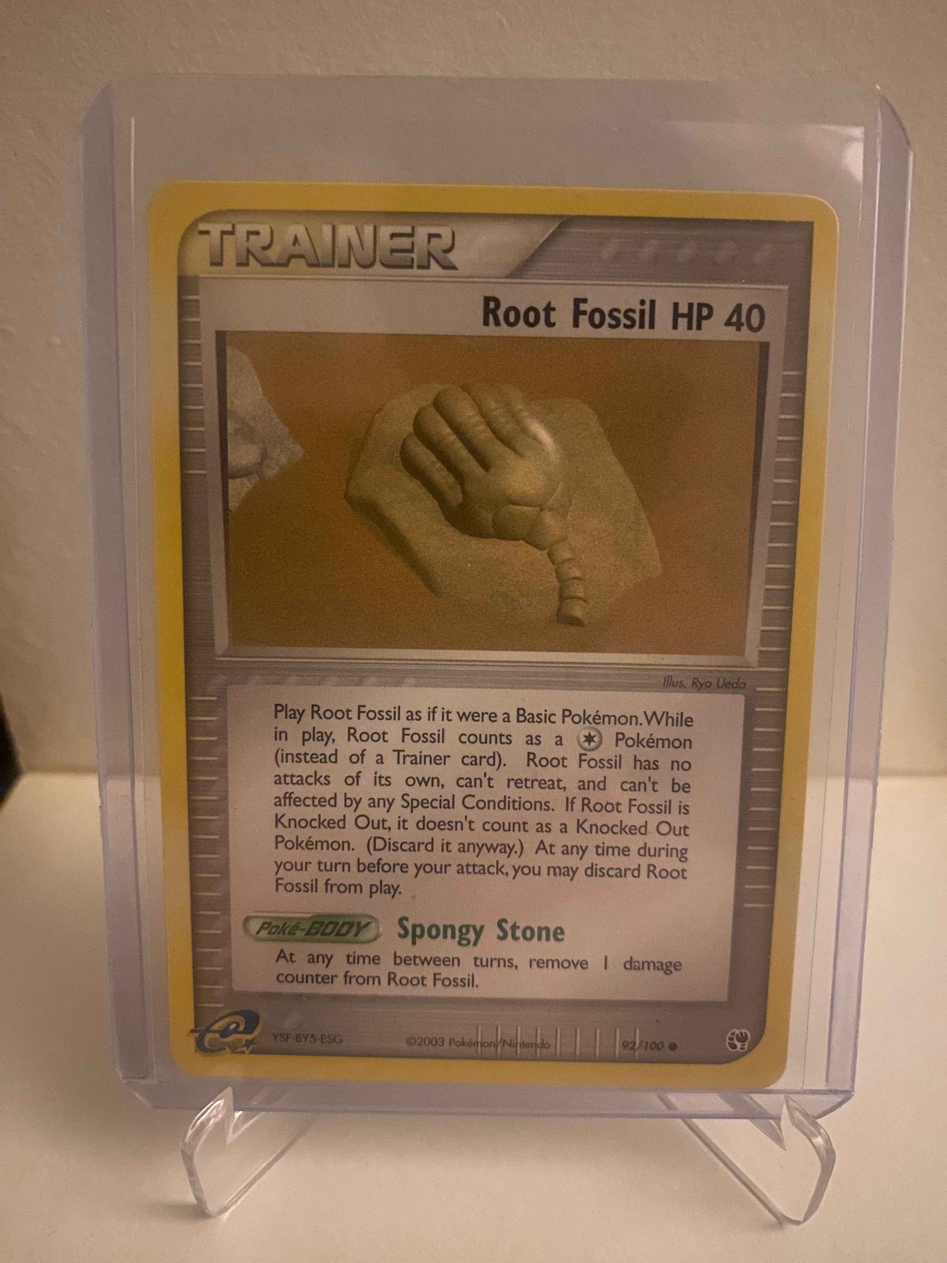 Pokemon kort EX Sandstorm - Root Fossil HP 40 (92/100) - Pokedexet