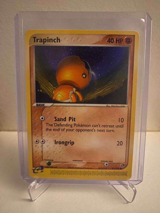 Pokemon kort EX Sandstorm - Trapinch (82/100) - Pokedexet