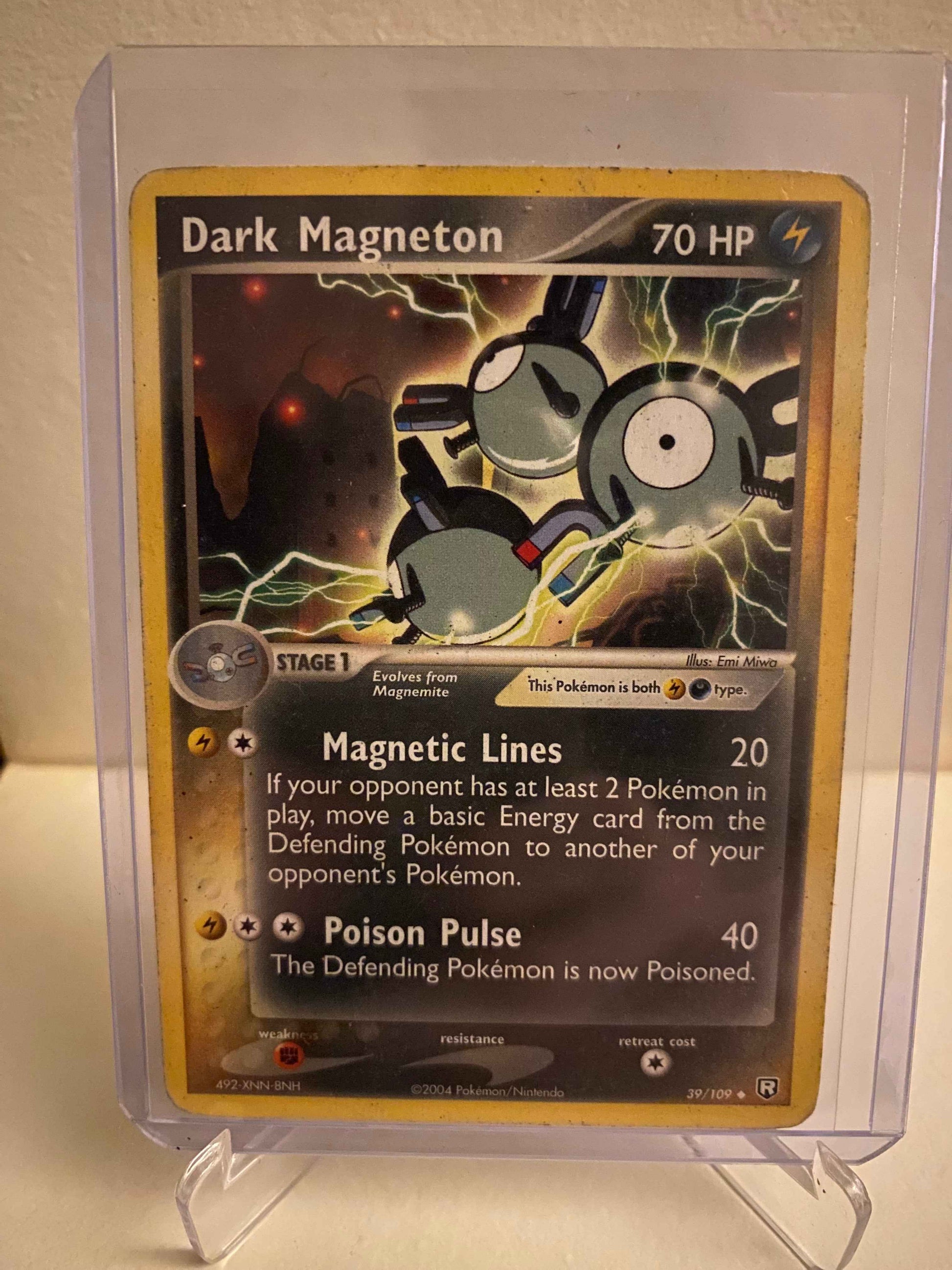 Pokemon kort EX Team Rocket Returns - Dark Magneton (39/109) - Pokedexet