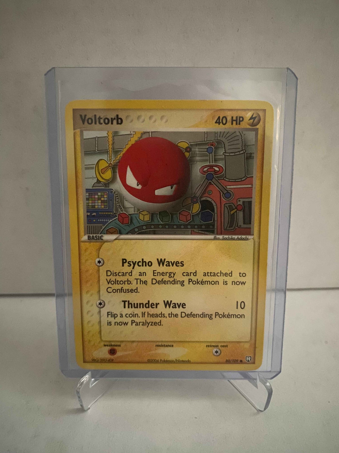 Pokemon kort EX Team Rocket Returns - Voltorb (80/109) - Pokedexet