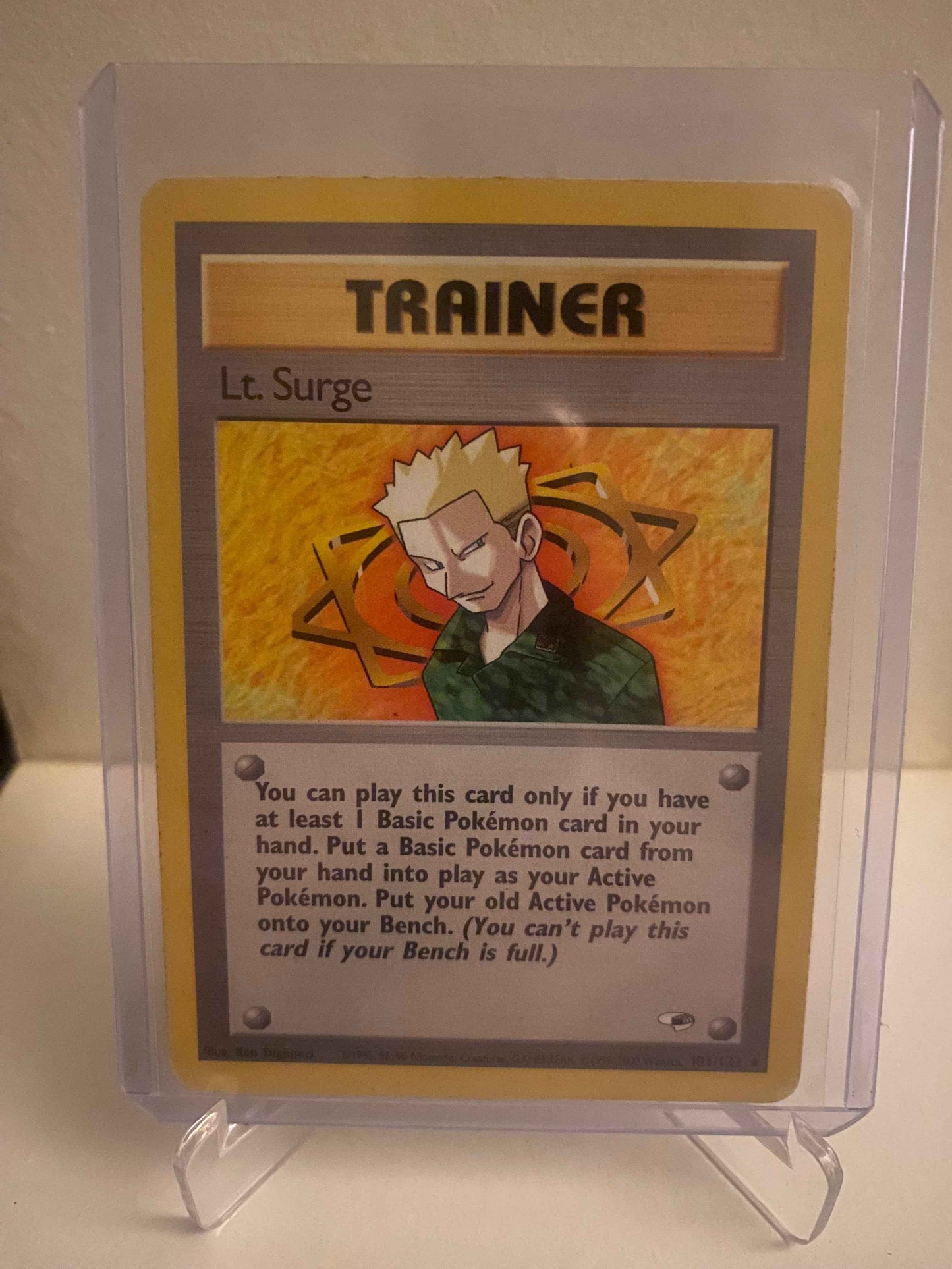 Pokemon kort Gym Heroes - Lt. Surge (101/132) - Pokedexet
