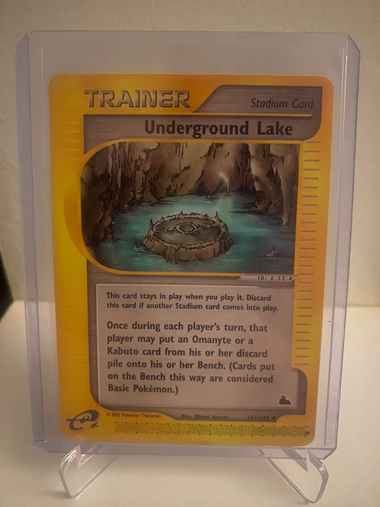 Pokemon kort Skyridge - Underground Lake (141/144) - Pokedexet