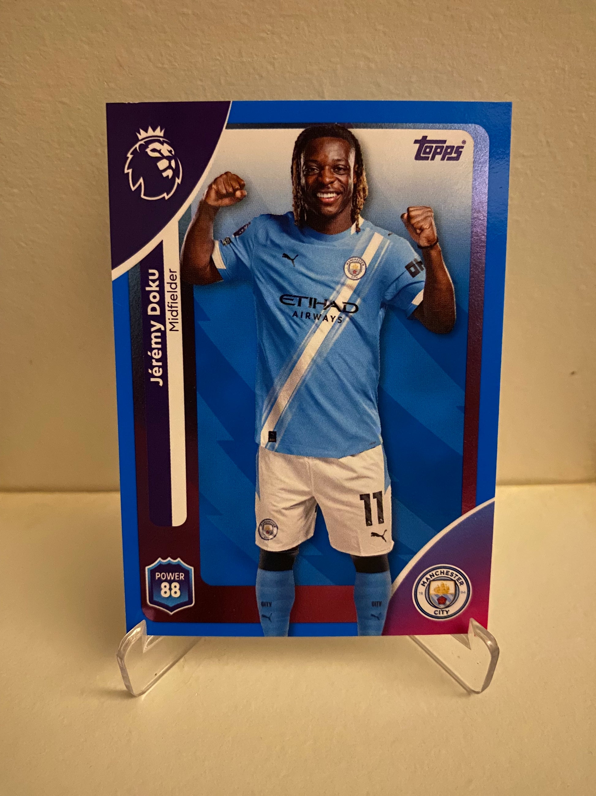 Fodbold kort Topps Premier League 2025/2026 - Blue Parallel Jeremy Doku - Pokedexet