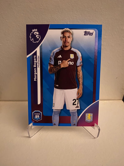 Fodbold kort Topps Premier League 2025/2026 - Blue Parallel Morgan Rogers - Pokedexet