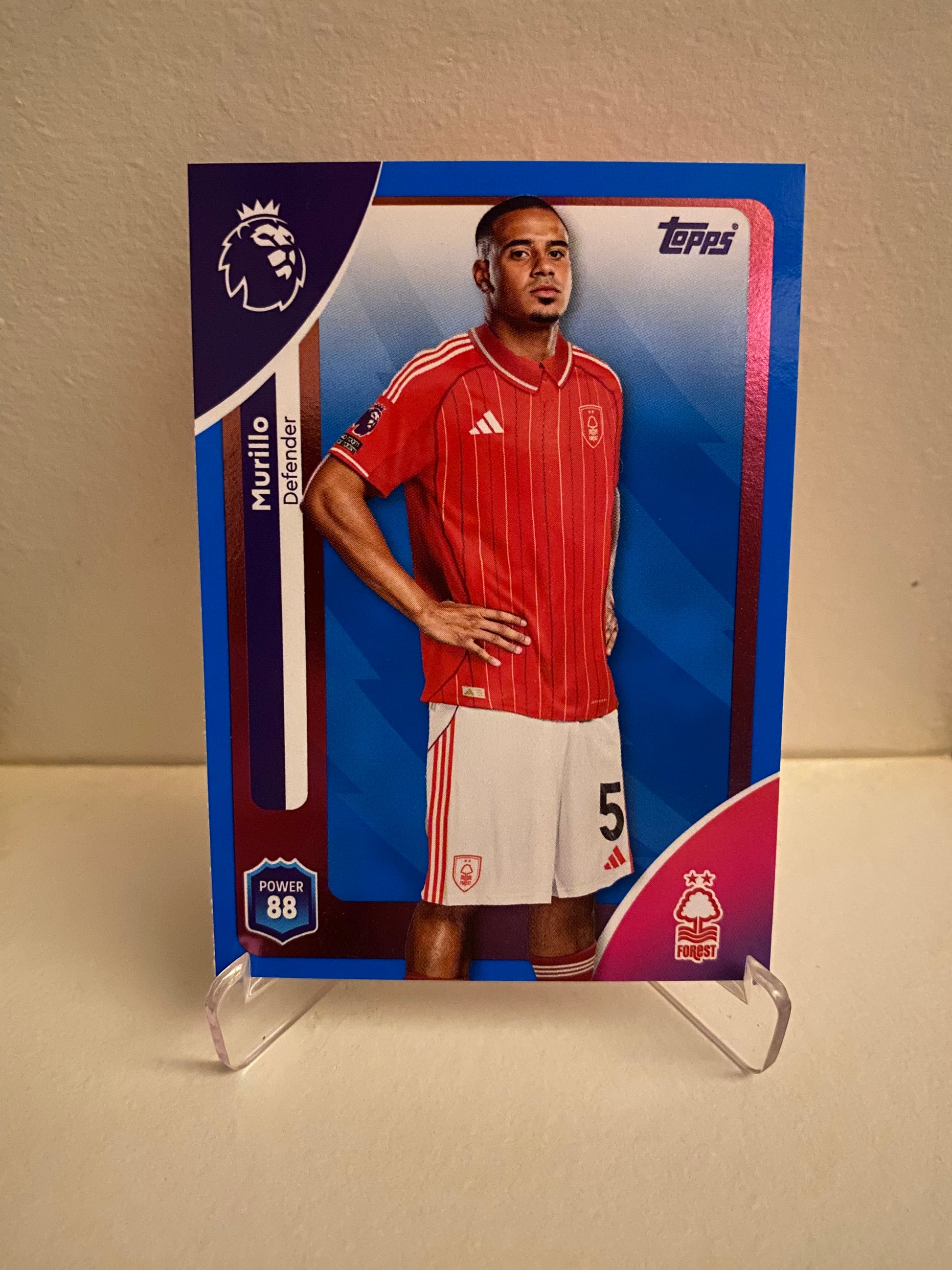Fodbold kort Topps Premier League 2025/2026 - Blue Parallel Murillo - Pokedexet