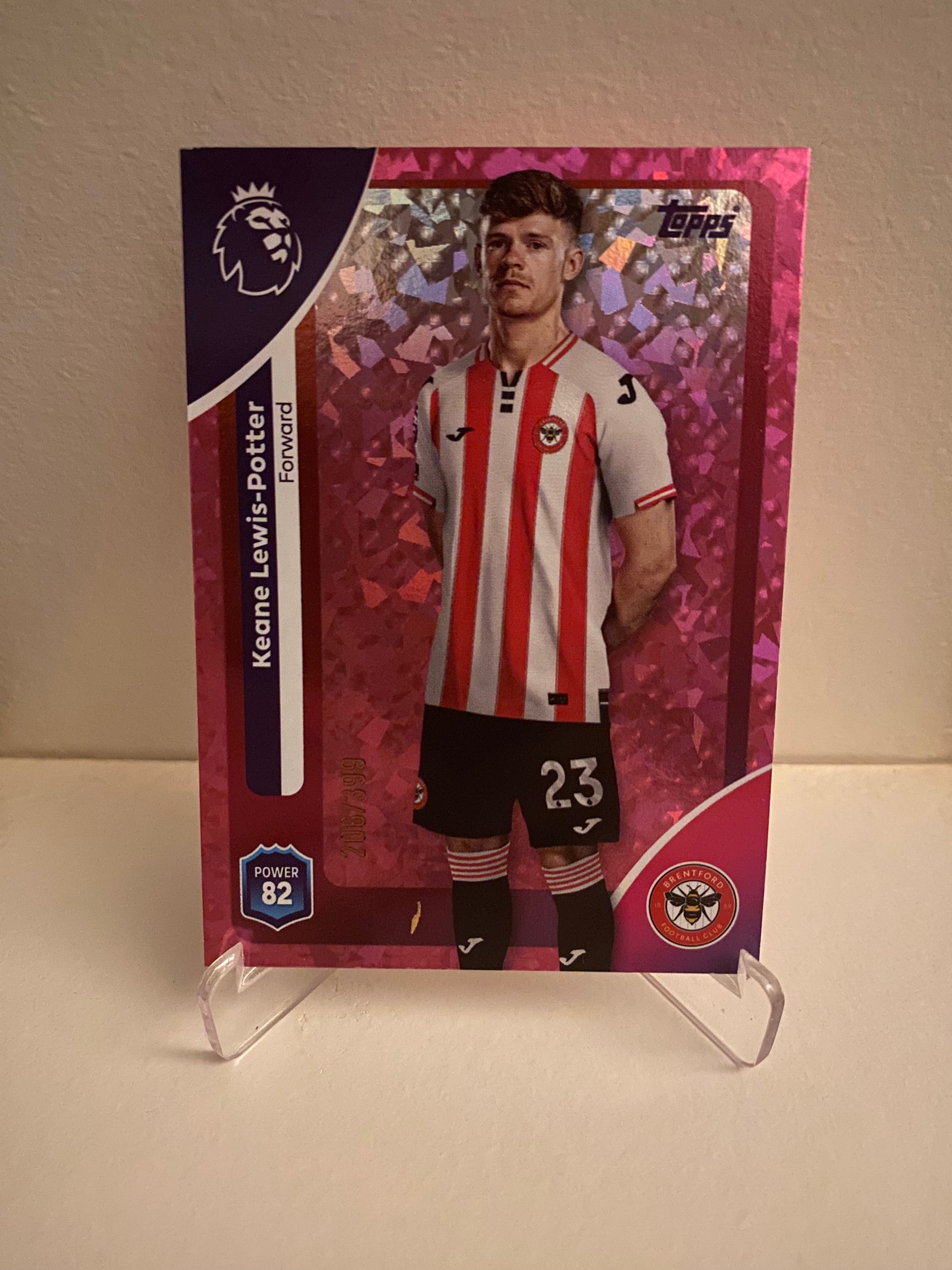 Topps Premier League 2025/2026 Pink Parallel Keane Lewis-Potter 206/399